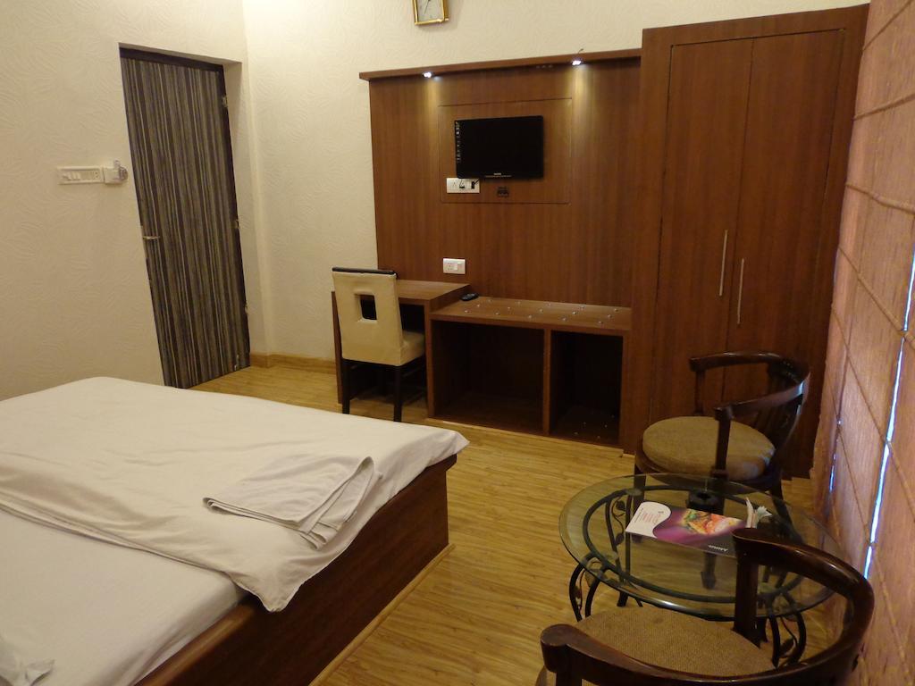 Aashyana Hotel Alwar Exterior photo