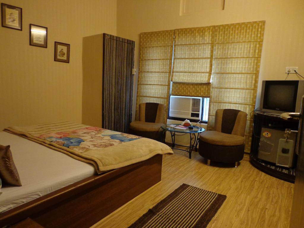 Aashyana Hotel Alwar Exterior photo